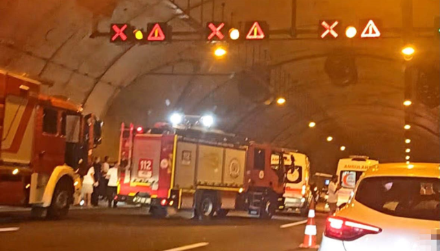Tünelde Feci Kaza: Hafif Ticari Araç Duvara Çarptı, 3 Ölü, 1 Ağır Yaralı!